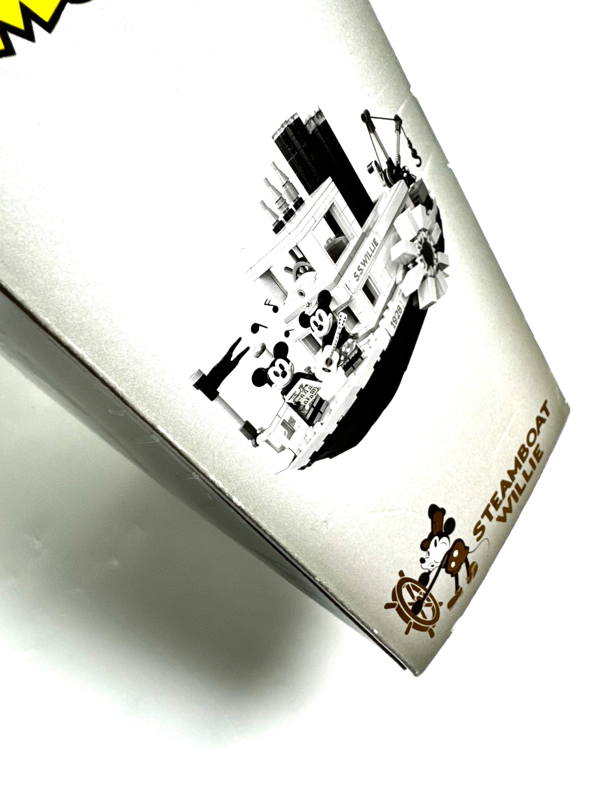 Mickey Mouse x Lego Streamboat Willie 21317