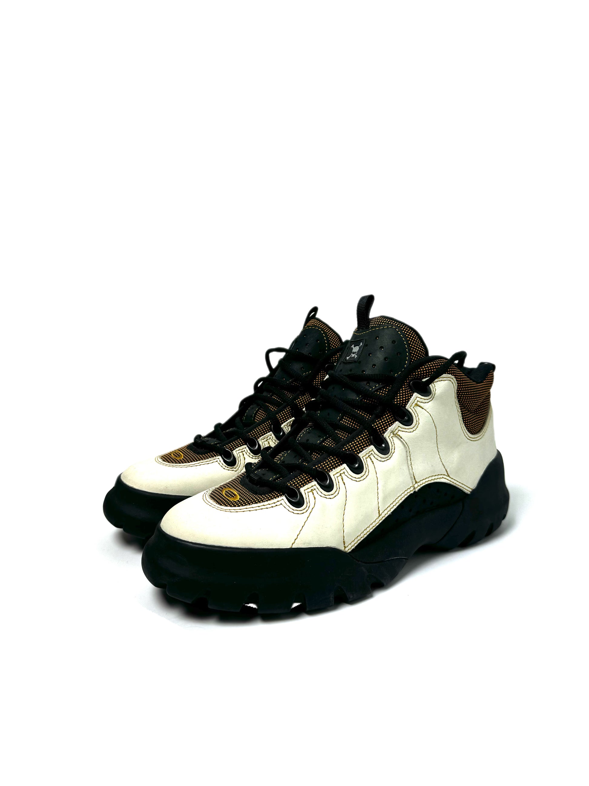 Oakley 2002 Nail 1.0 White Shoe