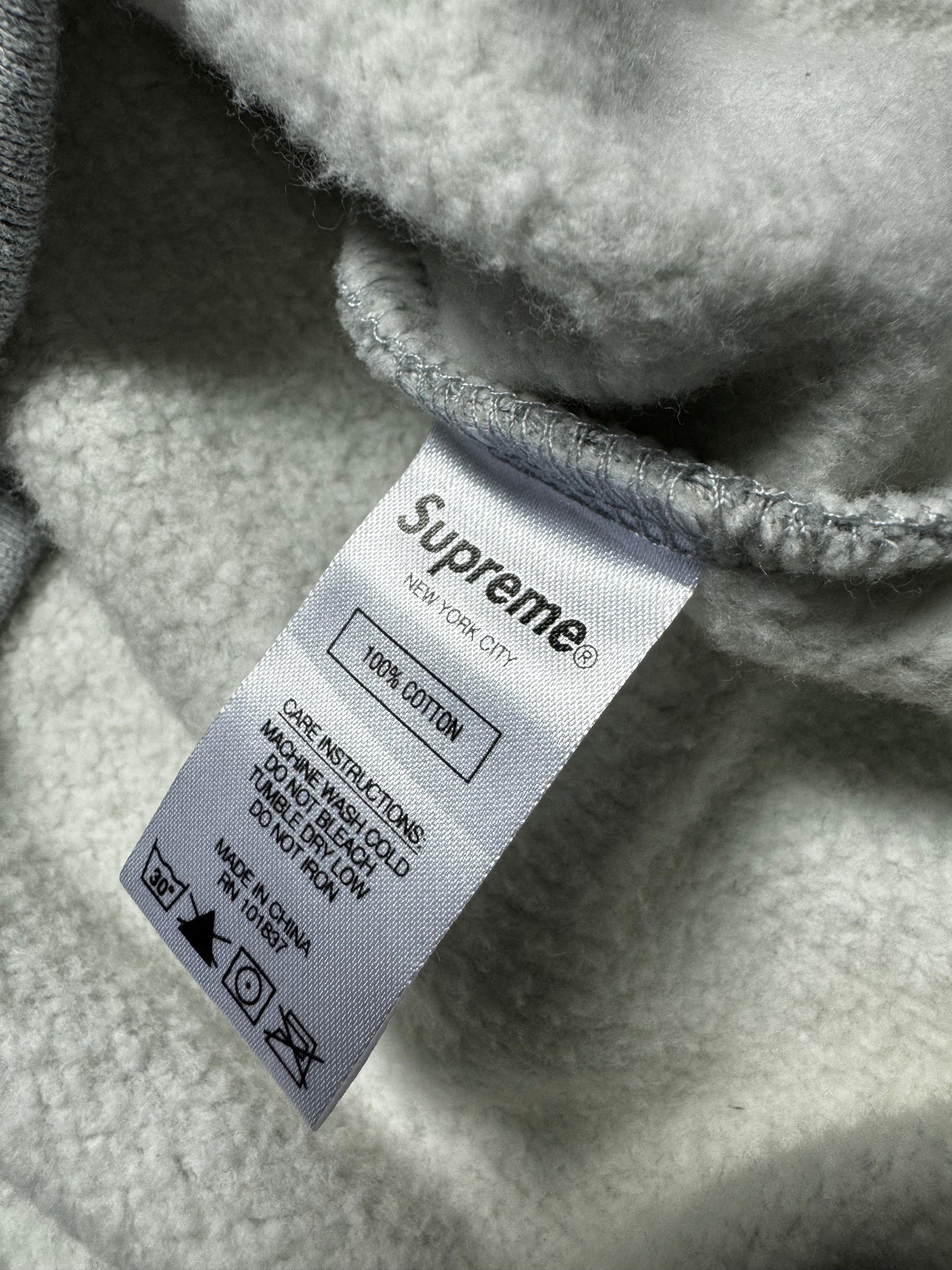 Supreme  Globe Embroidery  Zip up Hoodie FW2020