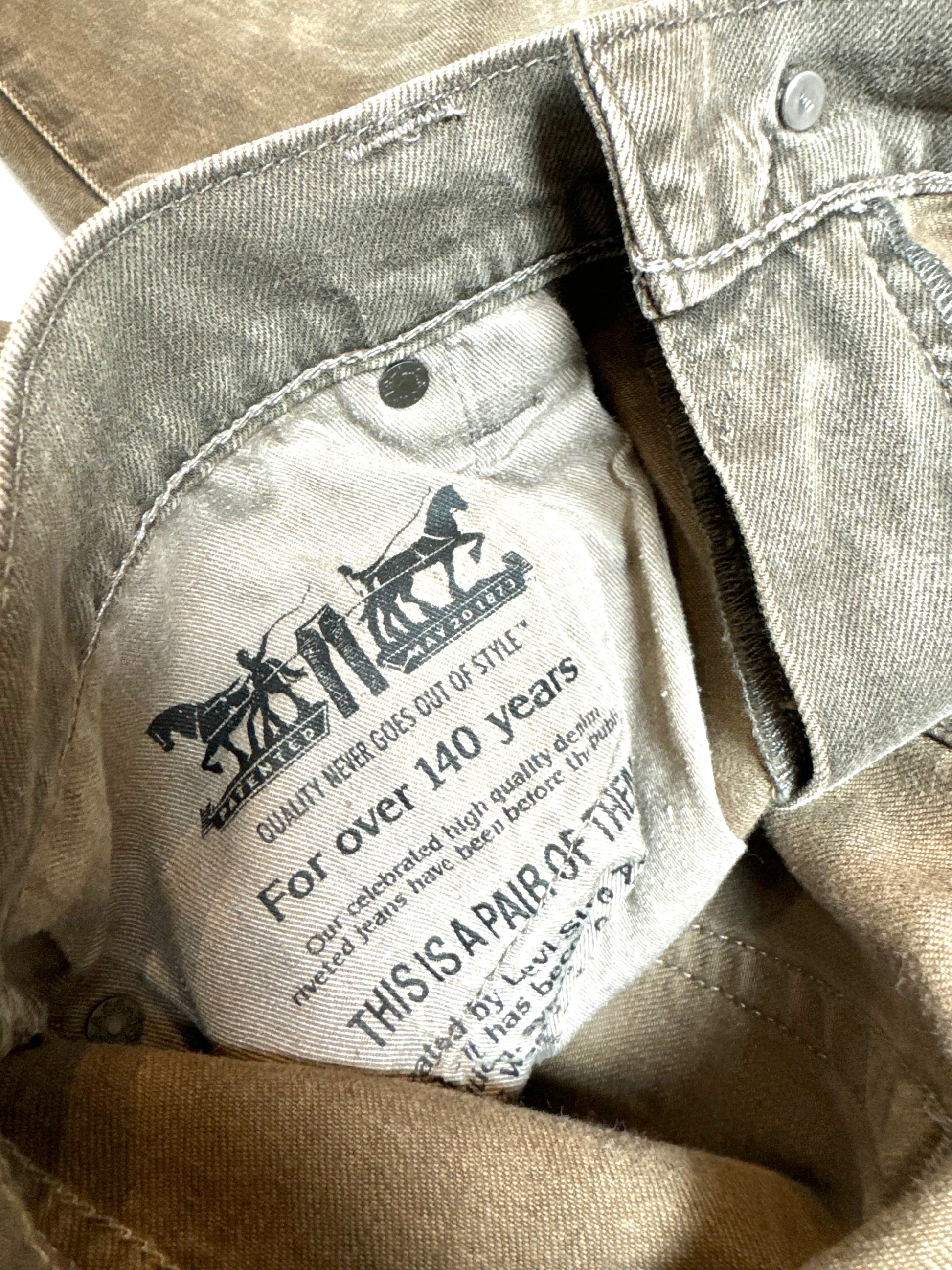 Levi's Faded Brown 513 Jean