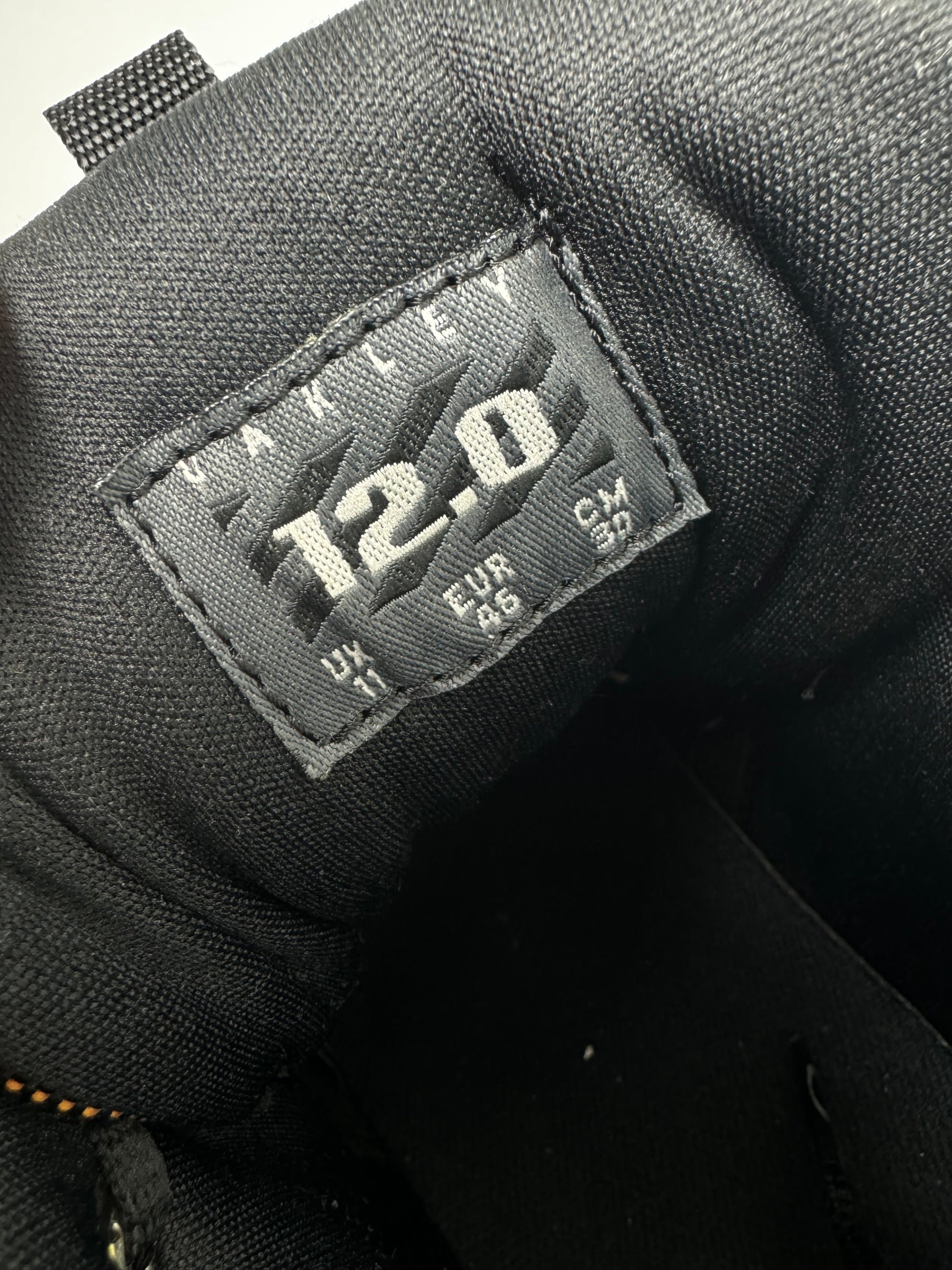 Oakley 2002 Nail 1.0 White Shoe