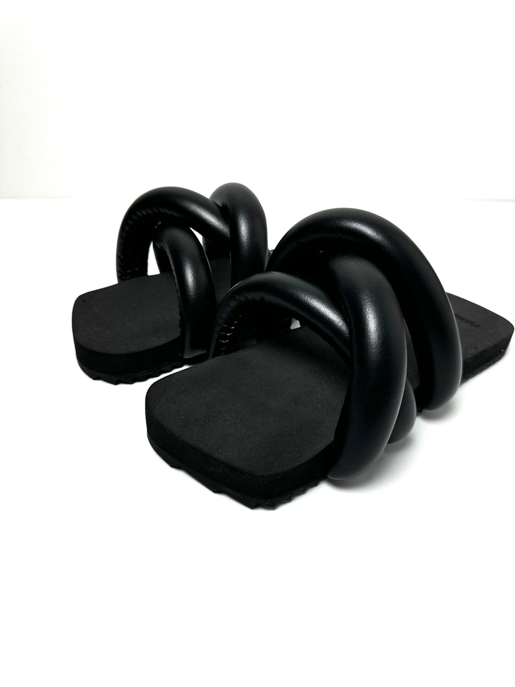 Yume Thick Lace Leather Slipper