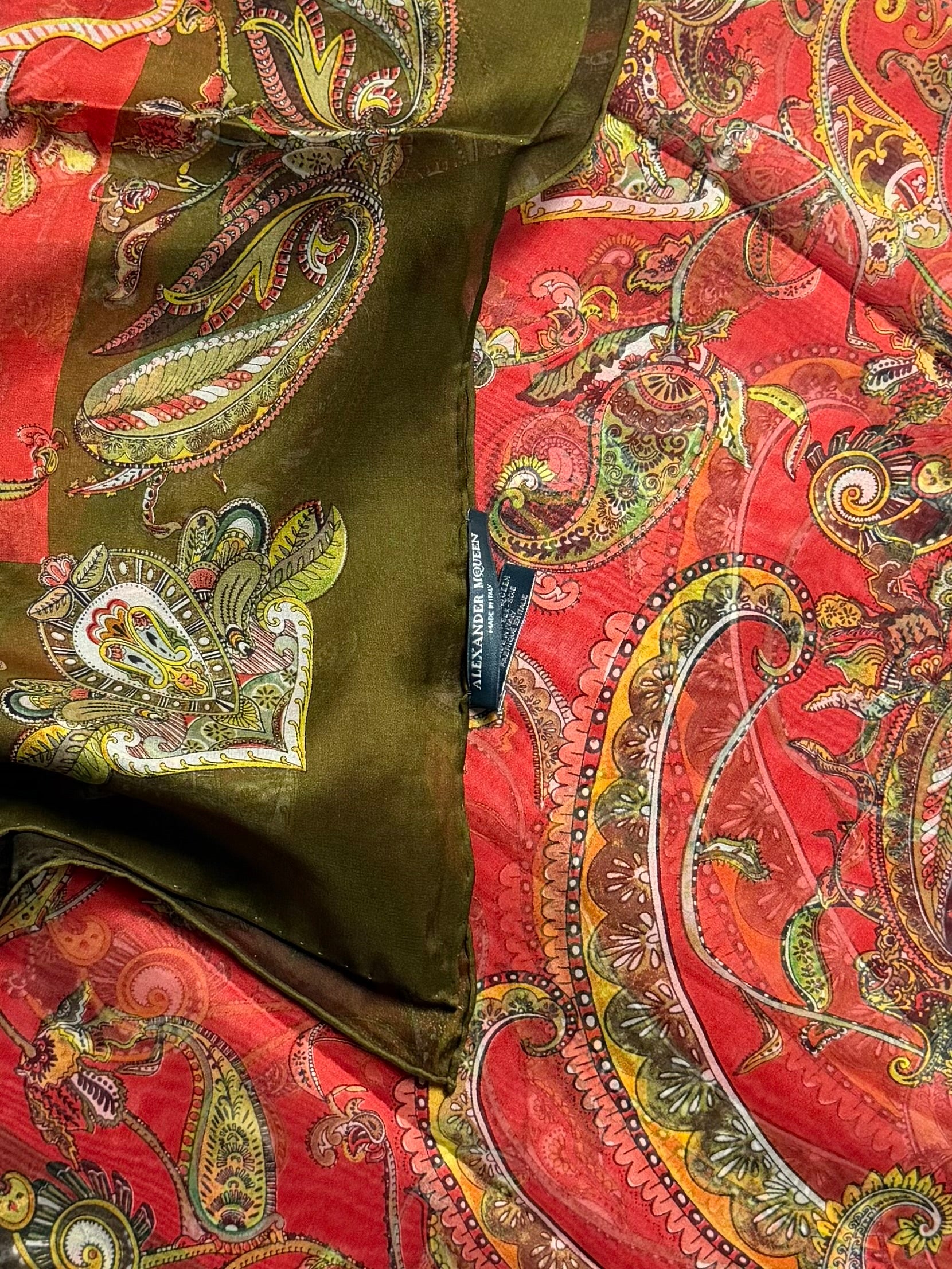 ALEXANDER MCQUEEN Petal Skull Scarf