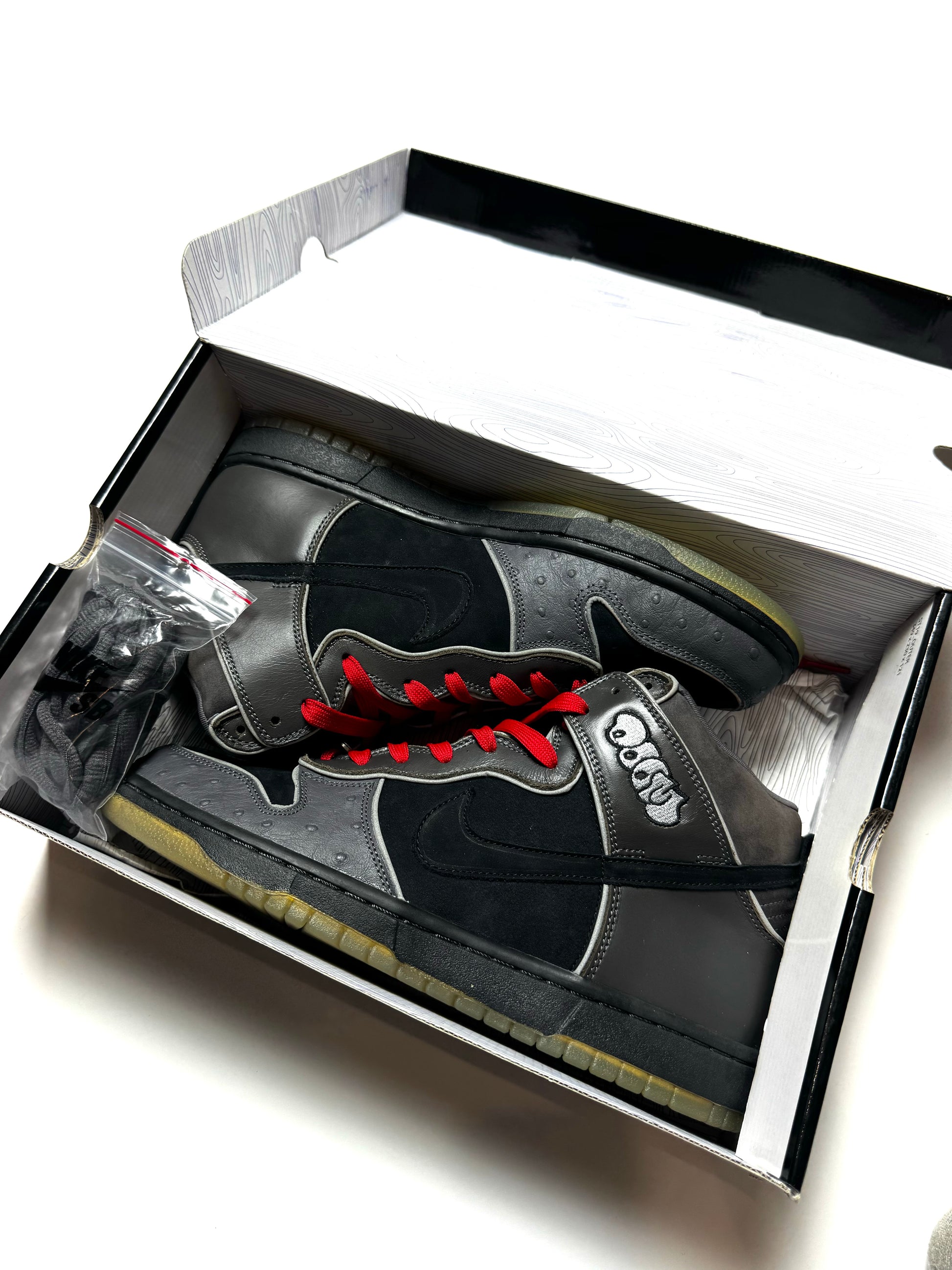 Nike High SB Dunk Premium 'MF Doom' 2007